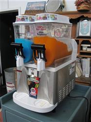 Image BUNN 2-Bowl Granita, Slush, Margarita Machine - 2 from Bid-on-Equipment.com