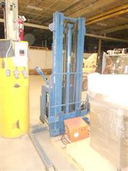 Image BLUE GIANT The General Pallet Lift Truck - 1 from Bid-on-Equipment.com