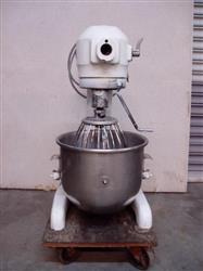 Image 20 Quart HOBART A200 Mixer - 3 from Bid-on-Equipment.com