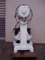 Image 20 Quart HOBART A200 Mixer - 4 from Bid-on-Equipment.com