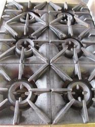 Image 36" GARLAND/SUNFIRE X36-6R 6 Open Burners Gas Range with Standard Oven - 6 from Bid-on-Equipment.com