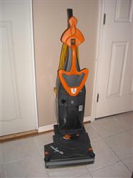 Image TASKI Swingo 150 Auto Scrubber - 1 from Bid-on-Equipment.com