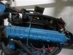 Image CHRYSLER MARINE M440 Engine/Drive - 1 from Bid-on-Equipment.com
