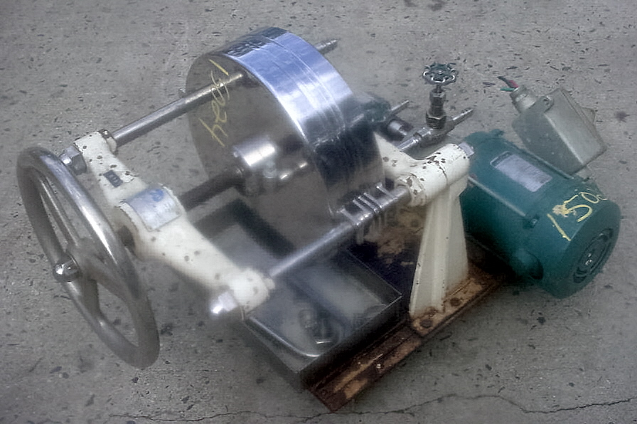 234066 - 12in Dia ERTEL 2 H Sb4 Round 304 Stainless Steel Filter Press - Main Image from Bid-on-Equipment.com