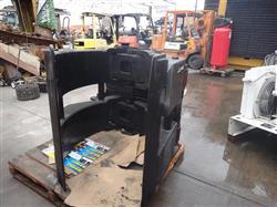 Image CASCADE Hydraulic Clamp - 1 from Bid-on-Equipment.com