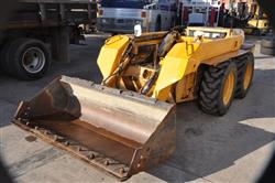 Image JOHN DEERE Skid Steer - 3 from Bid-on-Equipment.com