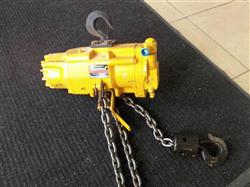 Image 1.5 Ton INGERSOLL RAND Pneumatic Chain Hoist - 2 from Bid-on-Equipment.com