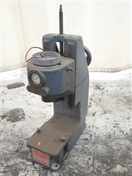 Image FAMCO Air Press - 1 from Bid-on-Equipment.com