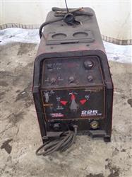 Image 225 AMP LINCOLN ELECTRIC 225 PRECISION TIG Welder - 2 from Bid-on-Equipment.com