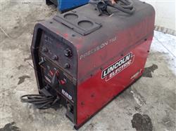 Image 225 AMP LINCOLN ELECTRIC 225 PRECISION TIG Welder - 3 from Bid-on-Equipment.com
