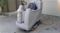Image NILFISK Advance Advenger Floor Scrubber - 2 from Bid-on-Equipment.com