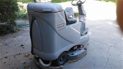 Image NILFISK Advance Advenger Floor Scrubber - 4 from Bid-on-Equipment.com