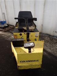 Image COLUMBIA Electric Cart - 2 from Bid-on-Equipment.com