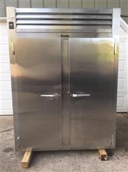 Image TRAULSEN Two Section Pass-Through Refrigerator  - 1 from Bid-on-Equipment.com