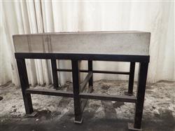 Image MITUTOYO GRAPLATE Surface Plate - 1 from Bid-on-Equipment.com