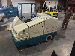 Image TENNANT 7400 Ride On Scrubber - 1 from Bid-on-Equipment.com