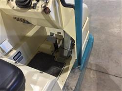 Image TENNANT 7400 Ride On Scrubber - 2 from Bid-on-Equipment.com
