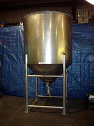 Image 1000 Gallon Tank - 1 from Bid-on-Equipment.com