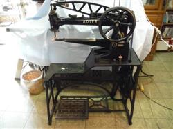 Image ADLER Long Arm 30-1 Black Leather Shoe Patching Sewing Machine with the Treadle Stand - 1 from Bid-on-Equipment.com