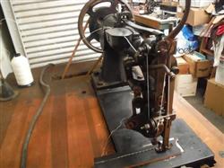 Image SINGER 7-31 Harness Leather Sewing Machine - 14 from Bid-on-Equipment.com