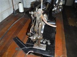 Image SINGER 7-31 Harness Leather Sewing Machine - 15 from Bid-on-Equipment.com