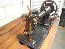 Image SINGER 7-31 Harness Leather Sewing Machine - 4 from Bid-on-Equipment.com