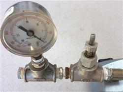 Image GAST Vacuum Pump - Model 0523-103Q-G588DX - 2 from Bid-on-Equipment.com