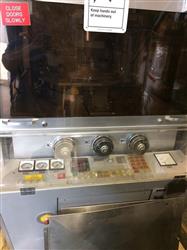 Image FETTE Perfecta 1000 Tablet Press - 7 from Bid-on-Equipment.com