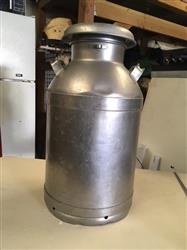 Image 10 Gallon Milk Cans - 1 from Bid-on-Equipment.com
