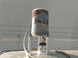 Image 1250 Gallon Horizontal Milk Tank - Stainless Steel - 6 from Bid-on-Equipment.com