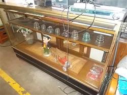 Image Vintage Glass Display Case - 1 from Bid-on-Equipment.com