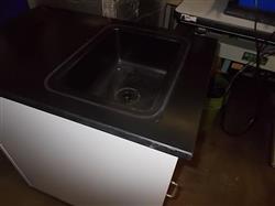 Image Portable Laboratory Sink on Wheels - 5 from Bid-on-Equipment.com