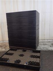 Image Plastic Skids - 1 from Bid-on-Equipment.com