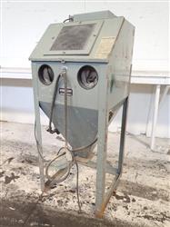 Image ECONOLINE RA-24-0 Blast Cabinet - 1 from Bid-on-Equipment.com