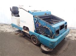 Image TENNANT 8400 Propane Floor Sweeper - 1 from Bid-on-Equipment.com
