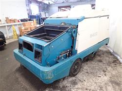 Image TENNANT 8400 Propane Floor Sweeper - 2 from Bid-on-Equipment.com