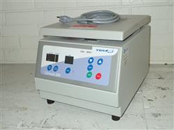 Image VWR CLINICAL 200 Centrifuge - 1 from Bid-on-Equipment.com