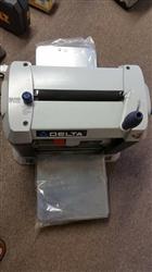 Image 13in DELTA Two-Speed Finishing Planer - Model 22-580 - 7 from Bid-on-Equipment.com