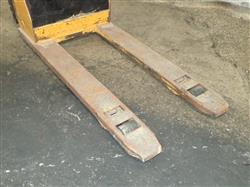 Image MULTITON VM30-27X48 Electric Pallet Jack - 2 from Bid-on-Equipment.com