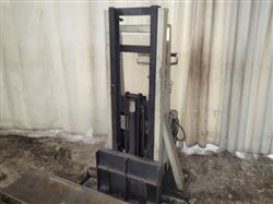 Image CROWN 20MT Electric Roll Lift - 3 from Bid-on-Equipment.com