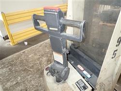 Image CROWN 20MT Electric Roll Lift - 5 from Bid-on-Equipment.com