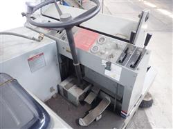 Image CLARKE / AMERICAN-LINCOLN 6100/576-423 Propane Floor Sweeper - 2 from Bid-on-Equipment.com
