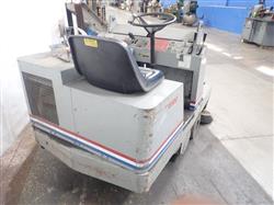 Image CLARKE / AMERICAN-LINCOLN 6100/576-423 Propane Floor Sweeper - 6 from Bid-on-Equipment.com