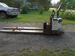 Image CROWN PE3540-80 Ride On Double Electric Pallet Jack - 8000 Pound - 6 from Bid-on-Equipment.com