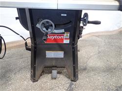 Image DAYTON 4KXD1 Portable Table Saw - 4 from Bid-on-Equipment.com