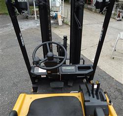 Image YALE Electric Fork Lift - 4 from Bid-on-Equipment.com