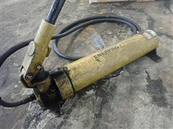 Image ENERPAC Manual Hydraulic Pump - 4 from Bid-on-Equipment.com