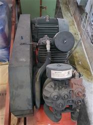 Image 15 HP DEVAIR Compressor - Type 445 - 4 from Bid-on-Equipment.com