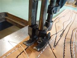 Image SINGER 7-33 M Sewing Machine With Reverse Harness Saddle Leather Sewing Machine - 8 from Bid-on-Equipment.com