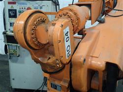 Image NACHI B008Q164 Robot - 2 from Bid-on-Equipment.com